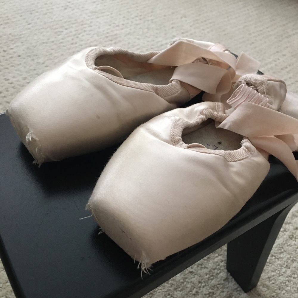 Pointe Shoes, Russian Pointe Brava, Size 35